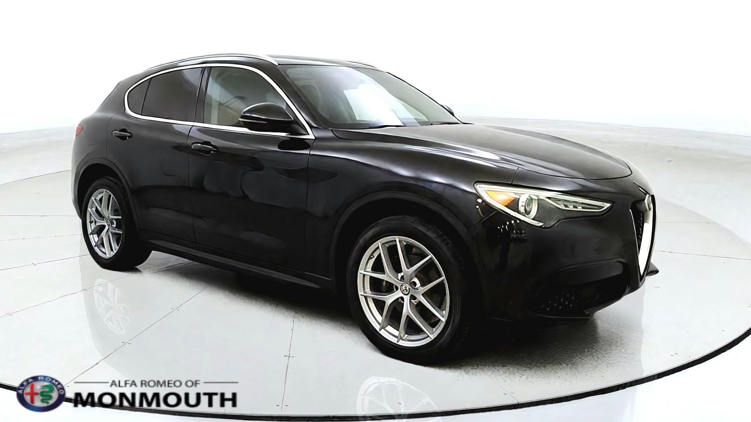 Used 2018 Alfa Romeo Stelvio Ti AWD/4WD image 1
