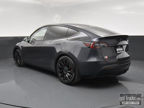 Used 2022 Tesla Model Y Performance image 4