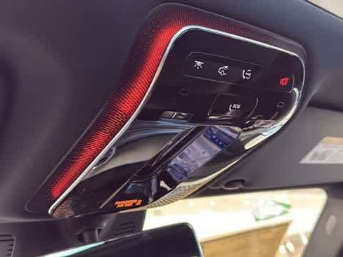 Used 2025 Mercedes-Benz GLC 350e 4MATIC image 24