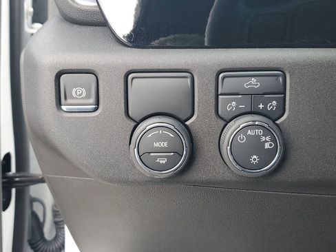 Used 2026 Chevrolet Silverado 1500 LT RWD image 30