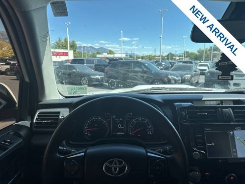 Used 2021 Toyota 4Runner TRD Off-Road Premium AWD/4WD image 20