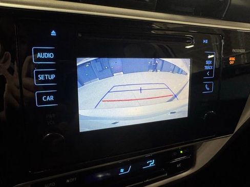 Used 2017 Toyota Corolla LE image 15