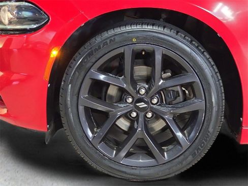 Used 2019 Dodge Charger SXT image 10