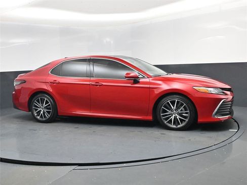 Used 2023 Toyota Camry XLE w/ Navigation Package image 2