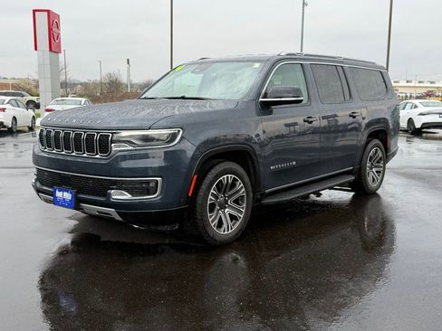 Used 2024 Jeep Wagoneer L Series II w/ Flexible Seating Group image 2