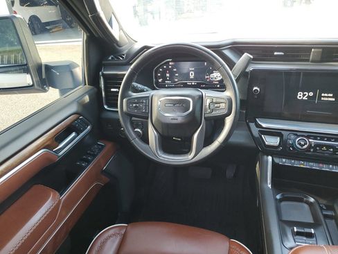 Used 2025 GMC Sierra 3500 Denali Ultimate AWD/4WD image 13