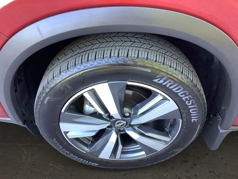 Used 2025 Nissan Rogue SL image 10