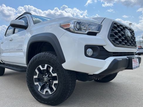 Certified 2022 Toyota Tacoma TRD Off-Road w/ Technology Package image 2