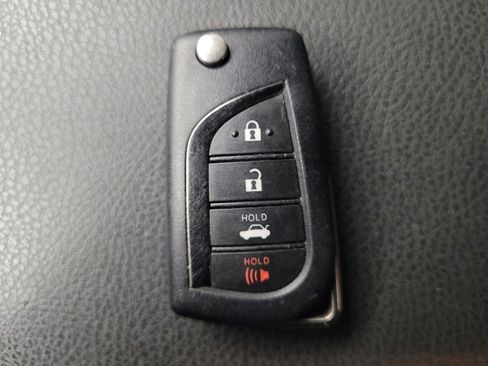 Used 2023 Toyota Camry LE image 32