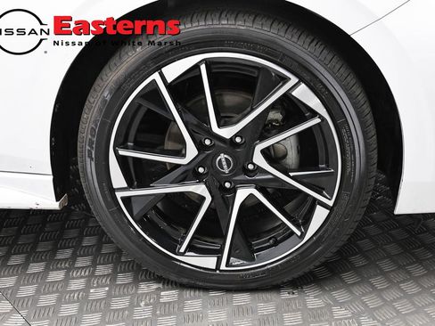 Used 2024 Nissan Sentra SR w/ SR Premium Package FWD image 31