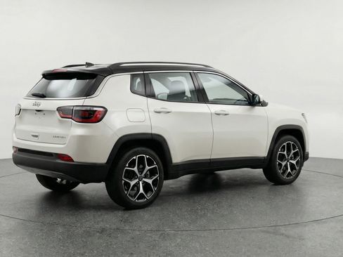 Used 2025 Jeep Compass Limited image 9