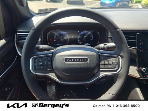 Used 2024 Jeep Wagoneer L Series II w/ Flexible Seating Group AWD/4WD image 23