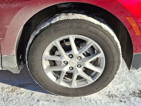 Used 2023 Chevrolet Equinox LT image 9