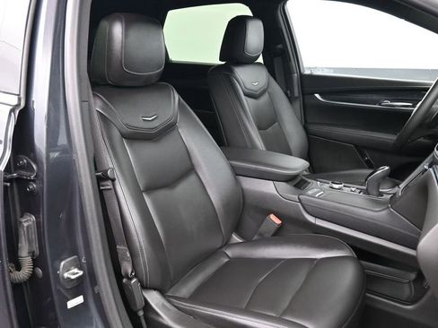 Used 2022 Cadillac XT5 Luxury FWD image 17