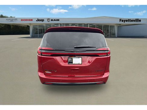 New 2026 Chrysler Pacifica Limited w/ S Appearance Package image 4