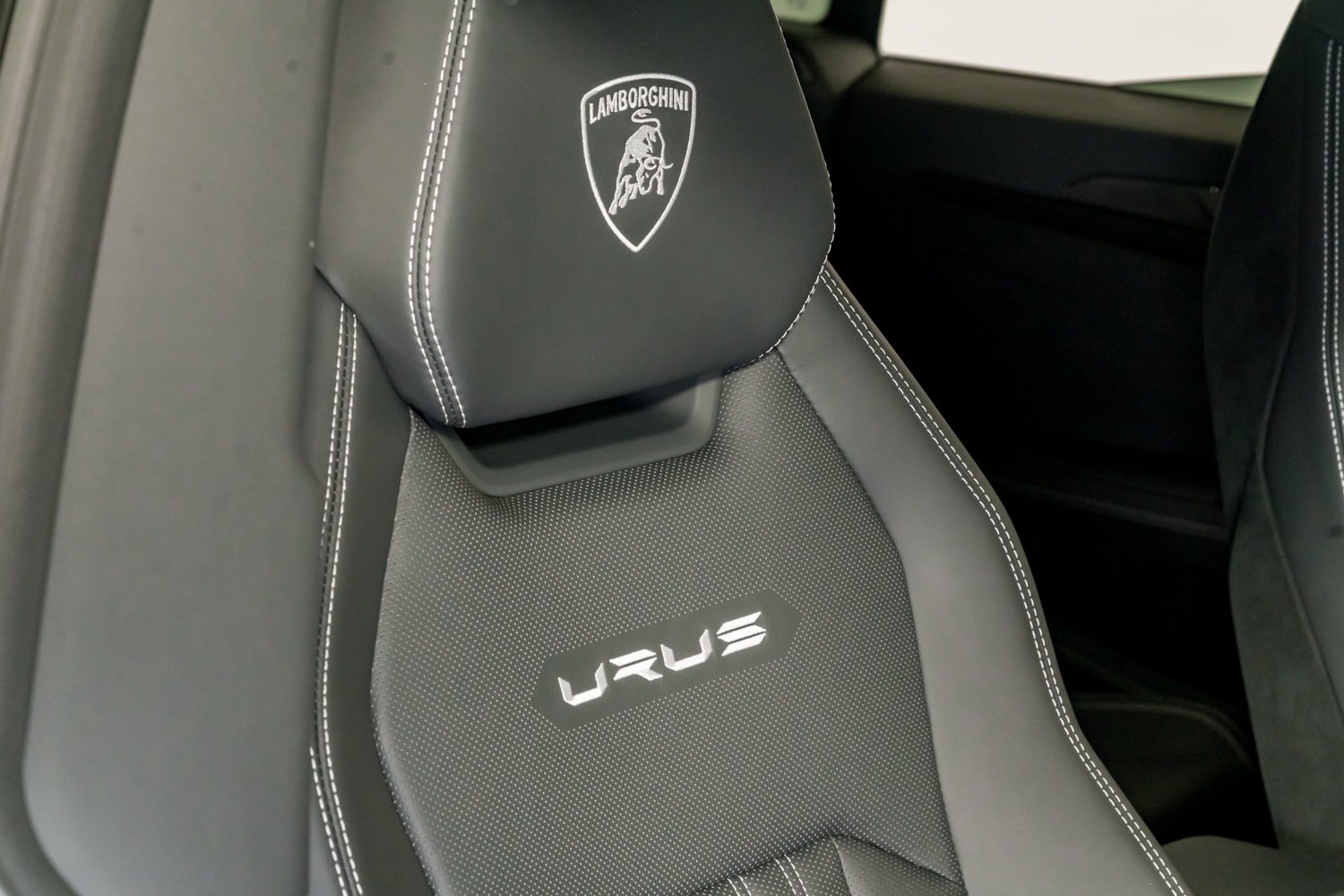Used 2024 Lamborghini Urus Performante AWD/4WD image 33