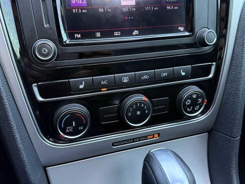 Used 2019 Volkswagen Passat 2.0T Wolfsburg image 17