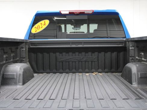 Used 2024 Chevrolet Silverado 1500 ZR2 w/ Technology Package image 23