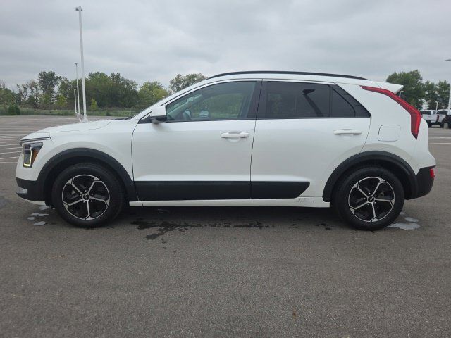 Used 2024 Kia Niro LX FWD image 13