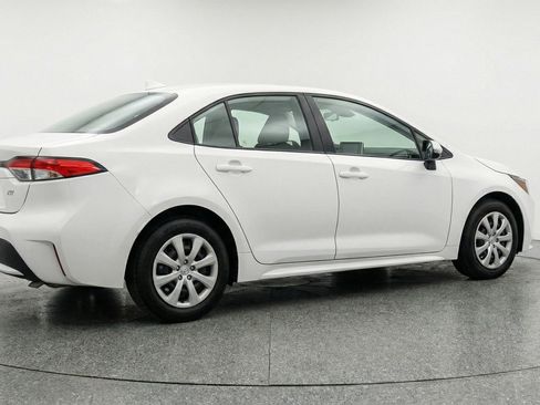 Used 2025 Toyota Corolla LE FWD image 9
