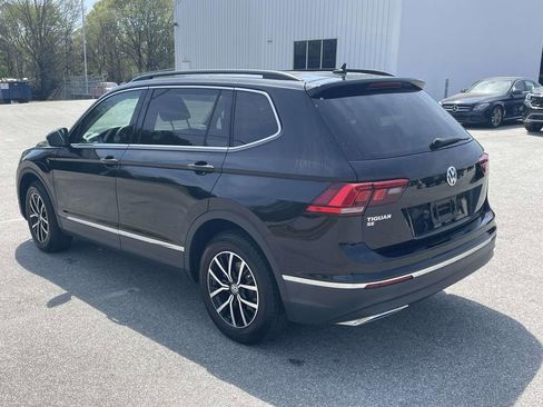 Used 2021 Volkswagen Tiguan SE w/ Panoramic Sunroof Package FWD image 4