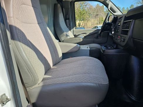 Used 2017 Chevrolet Express 2500 image 23