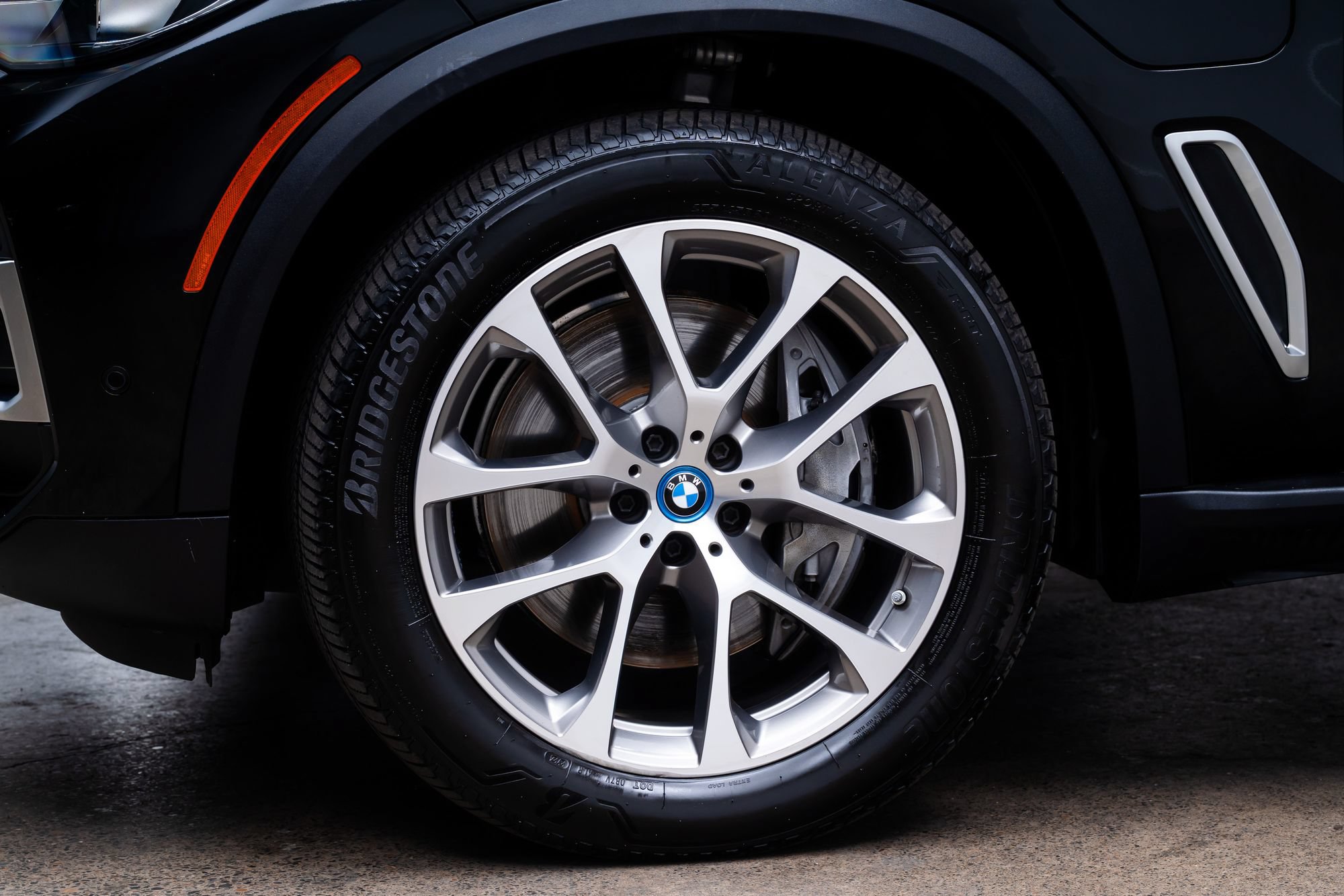 Used 2023 BMW X5 xDrive45e AWD/4WD image 4
