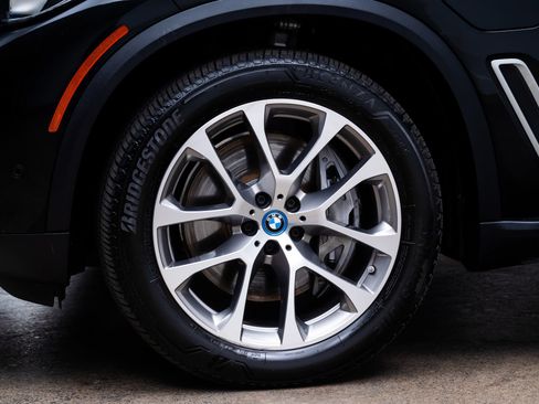 Used 2023 BMW X5 xDrive45e AWD/4WD image 4