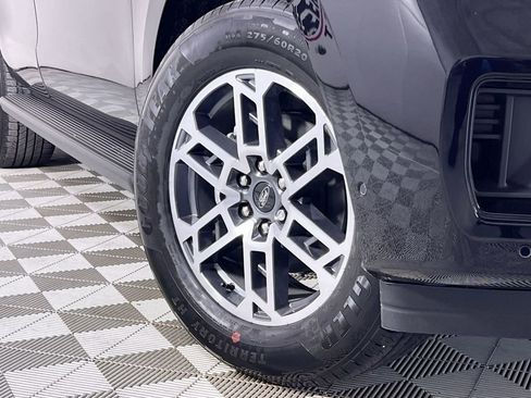 New 2025 Ford Expedition Active image 10