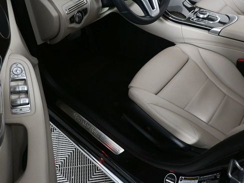 Used 2019 Mercedes-Benz C 300 Sedan image 7