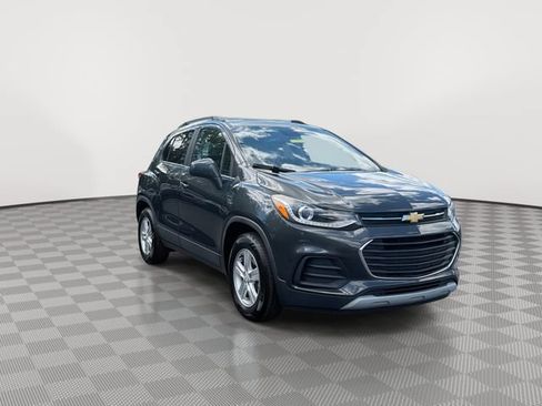 Certified 2018 Chevrolet Trax LT w/ Sun & Sound Package FWD image 2