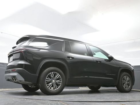 Used 2024 Chevrolet Traverse LT FWD image 23
