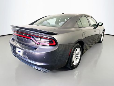 Used 2020 Dodge Charger SXT RWD image 5