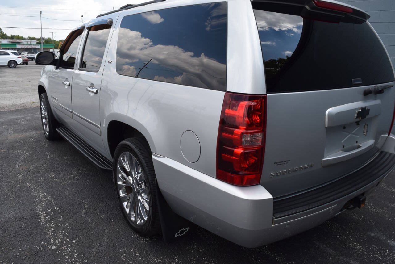 Used 2014 Chevrolet Suburban LTZ RWD image 11