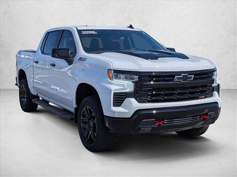 Used 2026 Chevrolet Silverado 1500 LT Trail Boss w/ Convenience Package II image 3