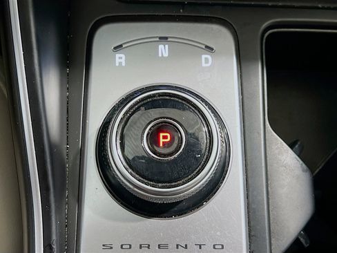 Used 2022 Kia Sorento EX image 13