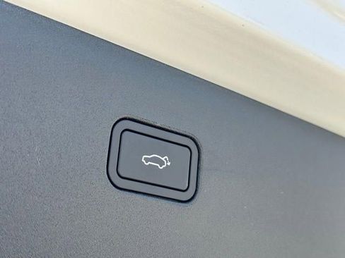 New 2026 Volvo EX30 Plus w/ Protection Package Premier image 23