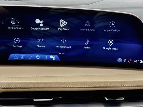Used 2024 Cadillac XT4 Luxury w/ Cold Weather Package FWD image 17