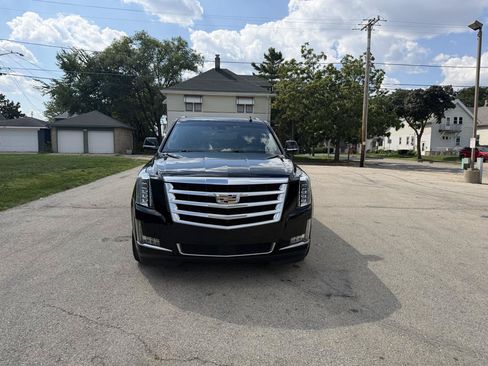 Used 2018 Cadillac Escalade Premium Luxury AWD/4WD image 2