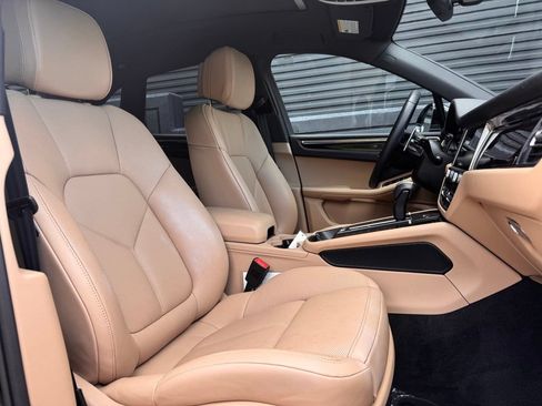 Certified 2026 Porsche Macan AWD/4WD image 27