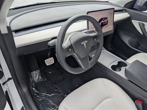 Used 2022 Tesla Model Y Performance AWD/4WD image 10