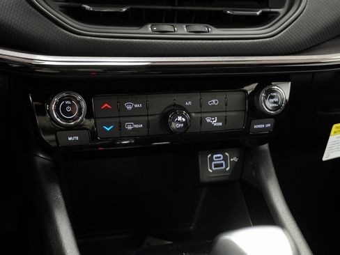 New 2026 Jeep Compass Latitude image 23