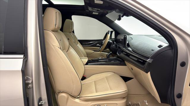 Used 2021 Cadillac Escalade ESV Premium Luxury AWD/4WD image 22