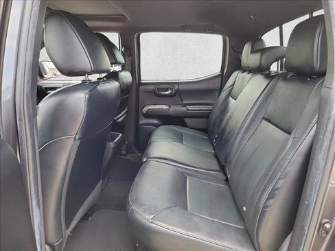 Used 2022 Toyota Tacoma Limited RWD image 14