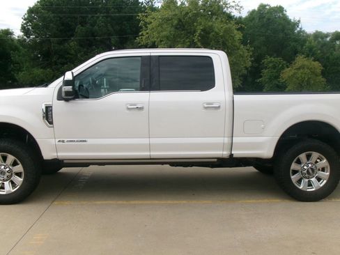 Used 2019 Ford F250 Platinum w/ Platinum Ultimate Package image 3