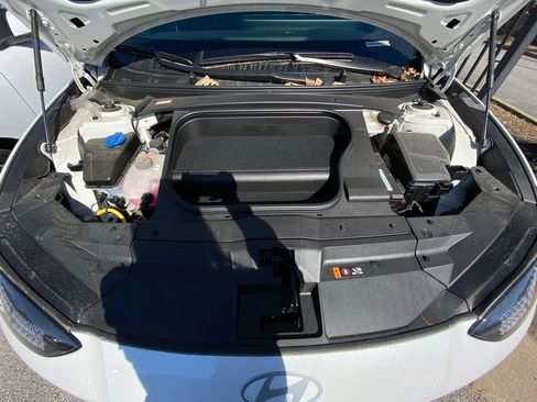 New 2025 Hyundai Ioniq 6 SE image 32