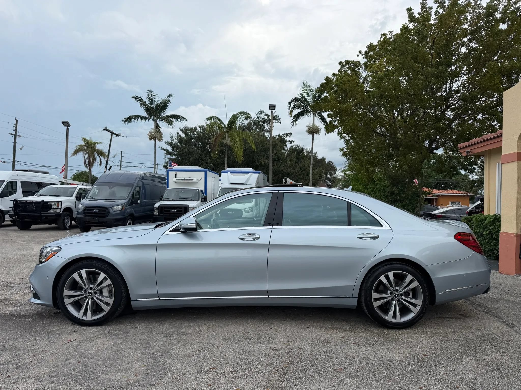 Used 2019 Mercedes-Benz S 450 Sedan image 2