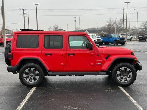 Used 2020 Jeep Wrangler Unlimited Sahara image 2