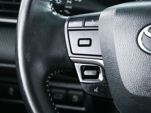 Used 2025 Toyota Camry SE w/ Convenience Package FWD image 13