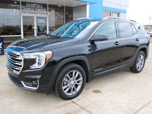 Used 2024 GMC Terrain SLT image 40